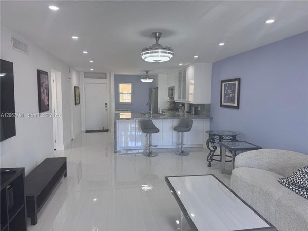 410 SE 2nd St , Unit 223, Hallandale Beach, FL 33009