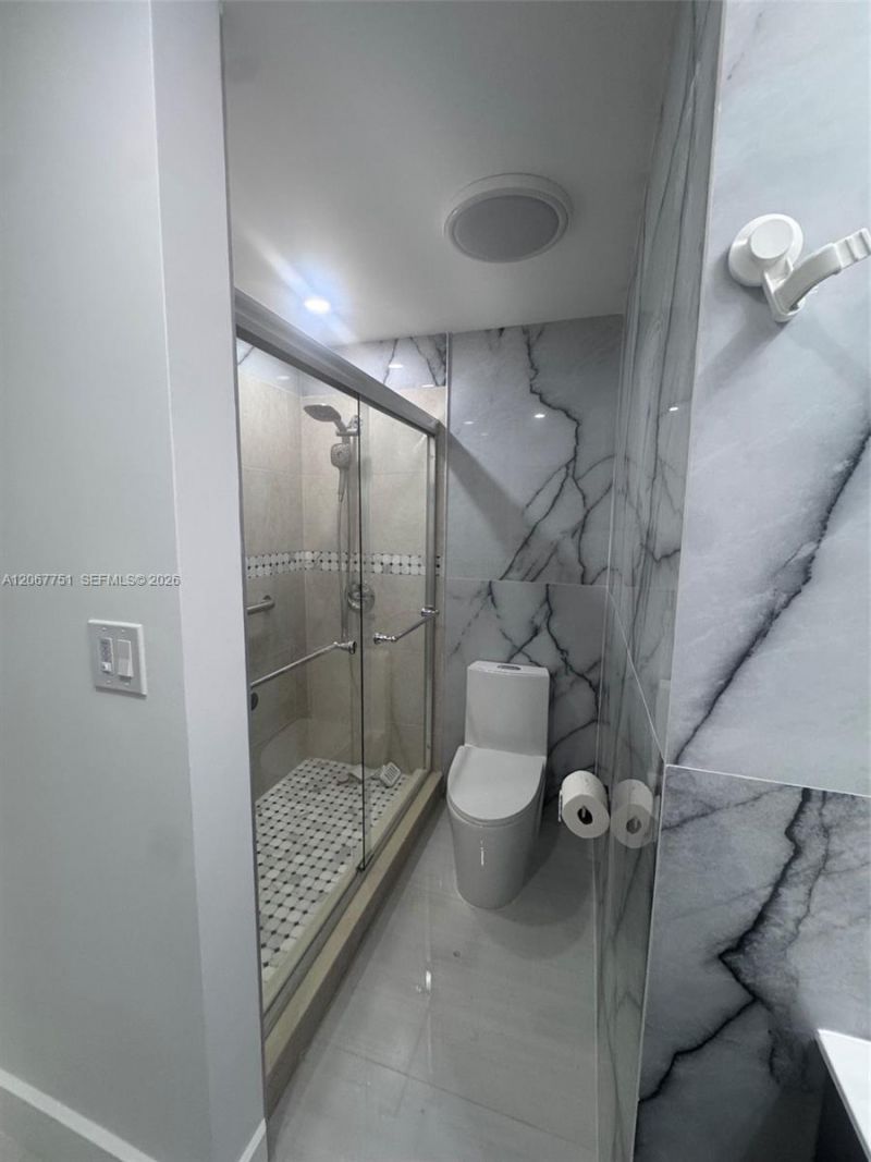 410 SE 2nd St , Unit 223, Hallandale Beach, FL 33009 Photo