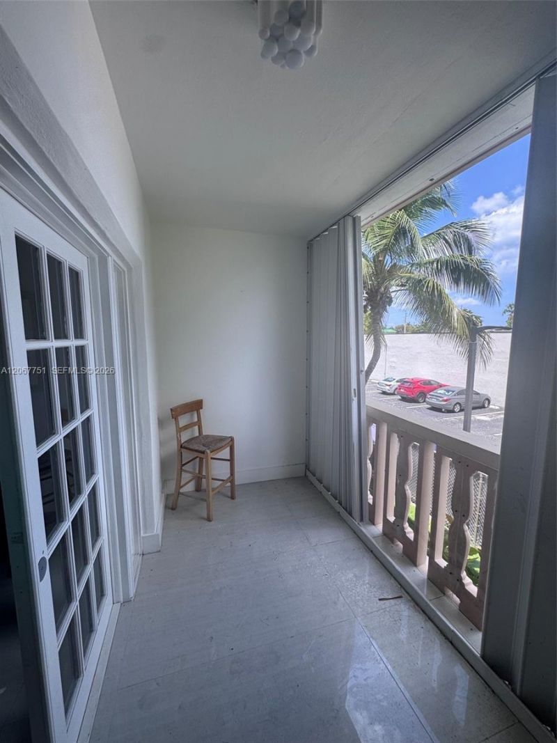 410 SE 2nd St , Unit 223, Hallandale Beach, FL 33009 Photo