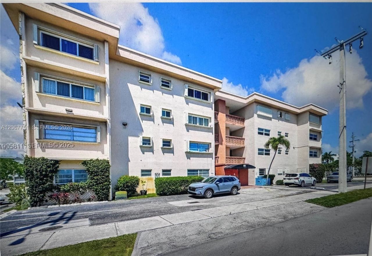 410 SE 2nd St , Unit 223, Hallandale Beach, FL 33009 Photo