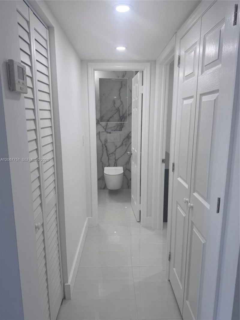410 SE 2nd St , Unit 223, Hallandale Beach, FL 33009 Photo