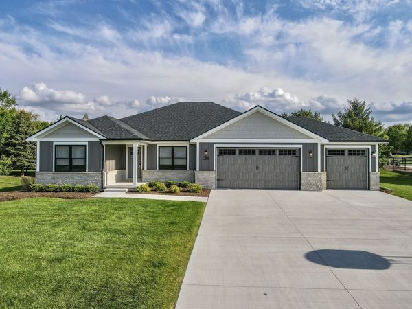 3172 Sun Valley Drive , Kankakee, IL 60901