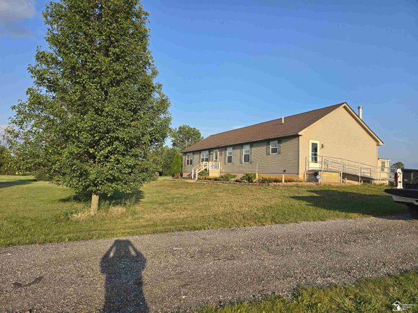 10301 Hoffman Road, Maybee, MI 48159