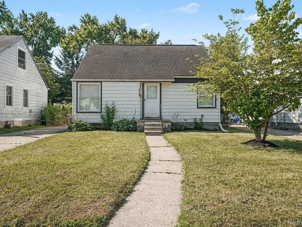 24435 Colgate Street , Dearborn Heights, Mi 48125