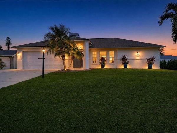 8312 Tahiti RD, FORT MYERS, FL 33967