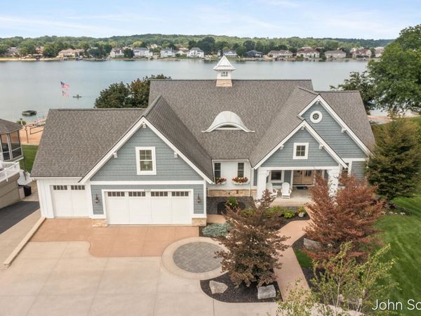 8769 Cedar Lake Drive, Jenison, MI 49428