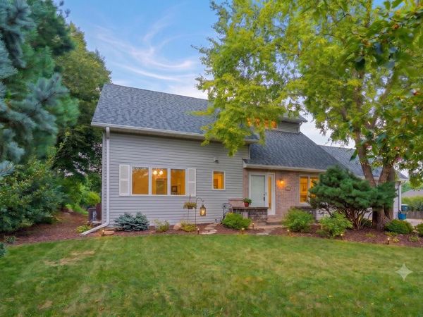 409 Red Coat COURT, Waterford, WI 53185
