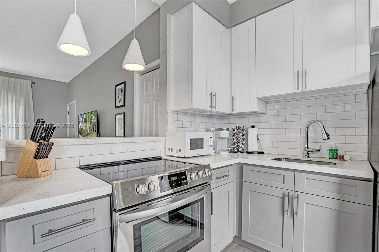 1431 Lincoln Ter, Unit 3, Miami Beach, FL 33139 Photo