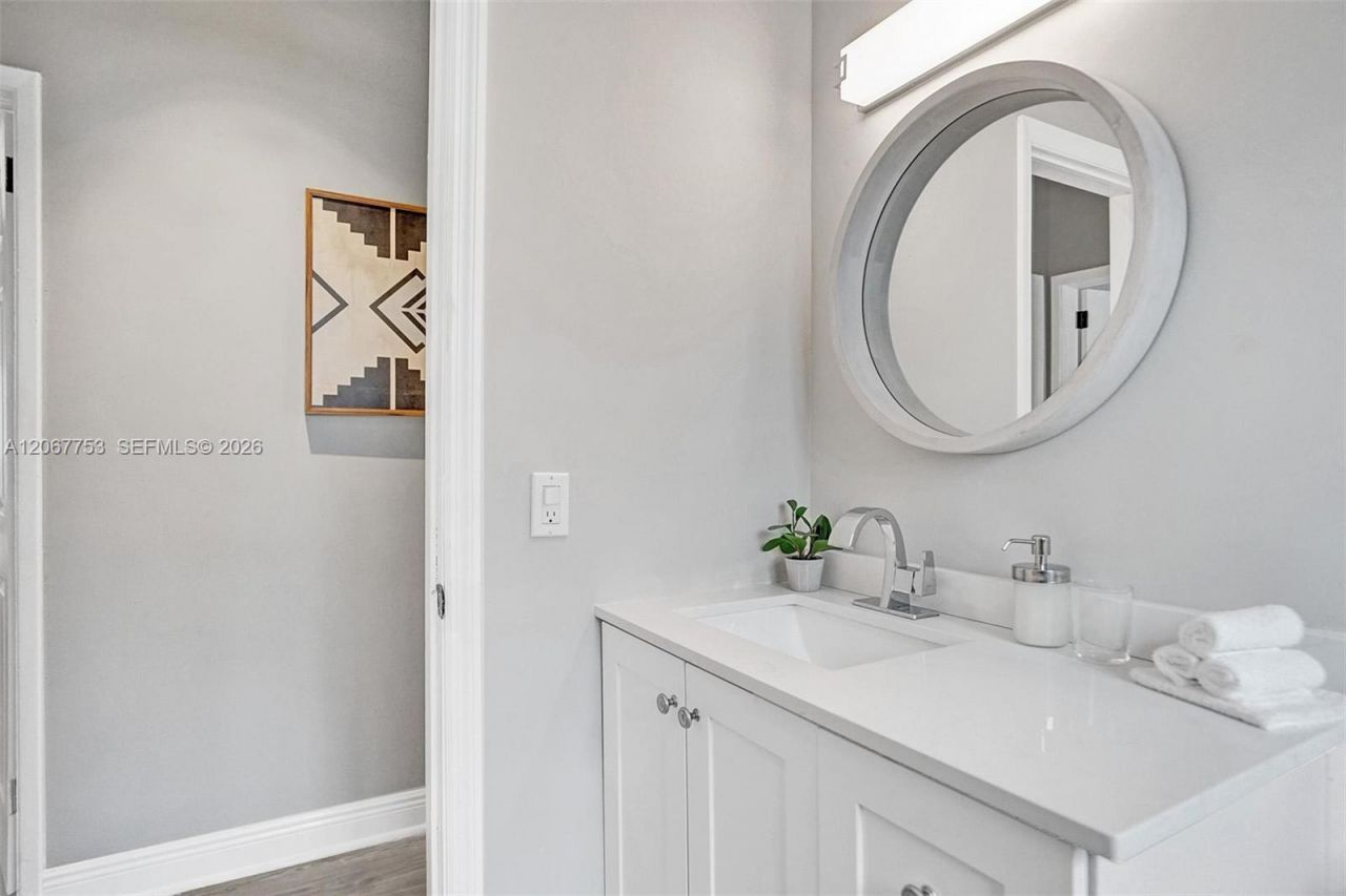 1431 Lincoln Ter, Unit 3, Miami Beach, FL 33139 Photo