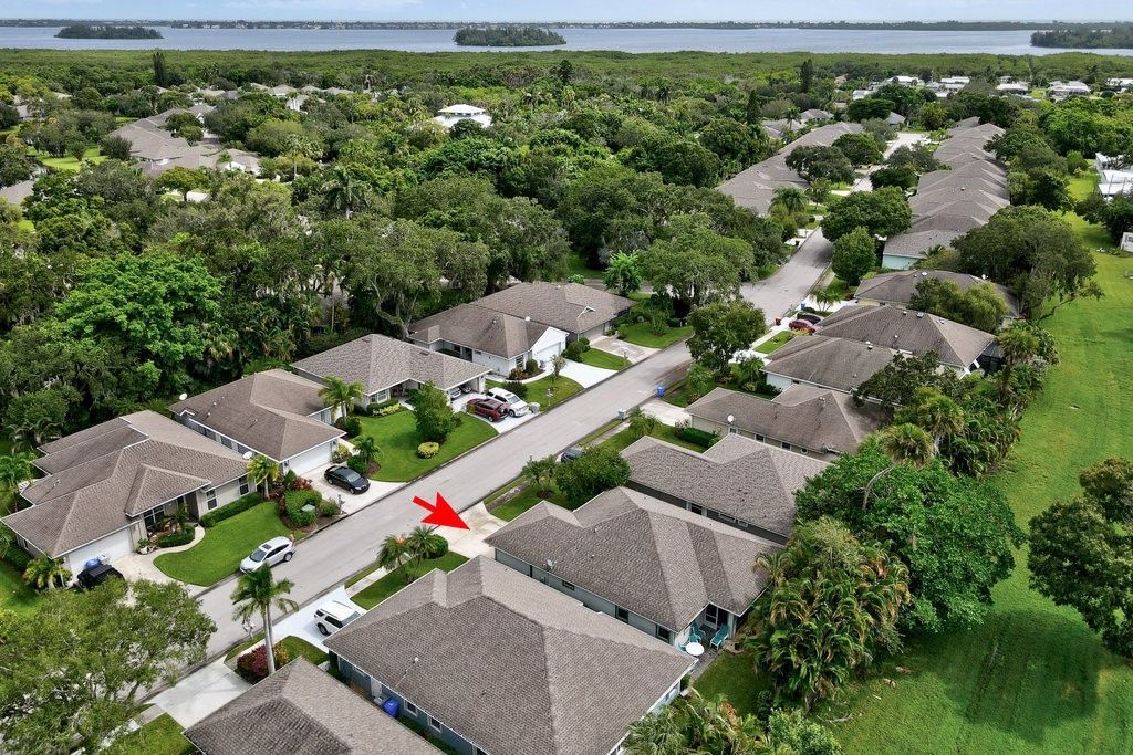 325 Hawthorne Lane, Vero Beach, FL 32962 Photo