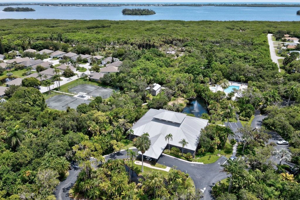 325 Hawthorne Lane, Vero Beach, FL 32962 Photo