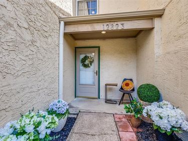 12823 Burninglog Lane, Dallas, TX 75243