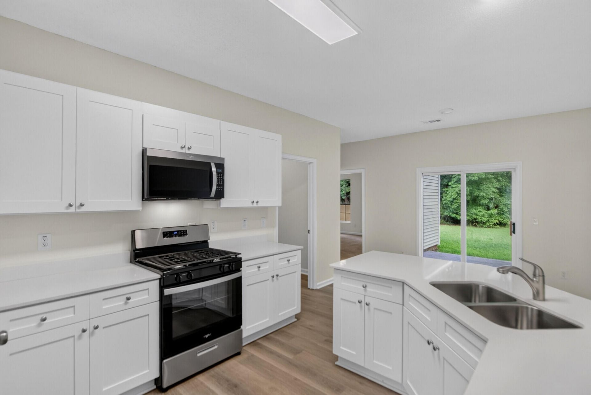 180 Hainsworth Drive Photo 10