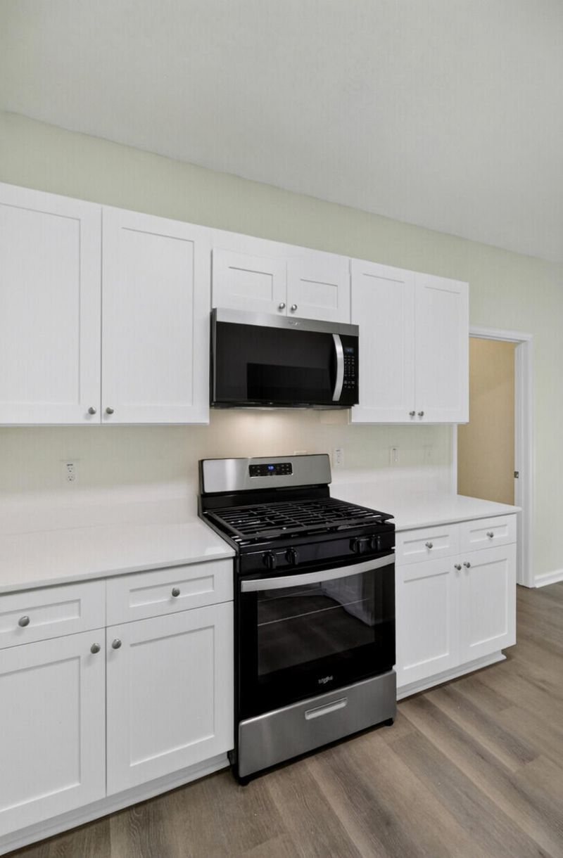 180 Hainsworth Drive Photo 13