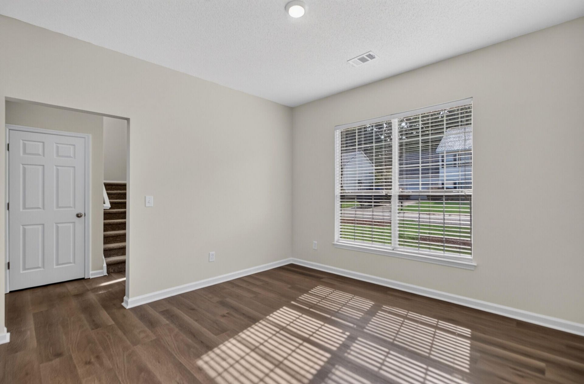 180 Hainsworth Drive Photo 14