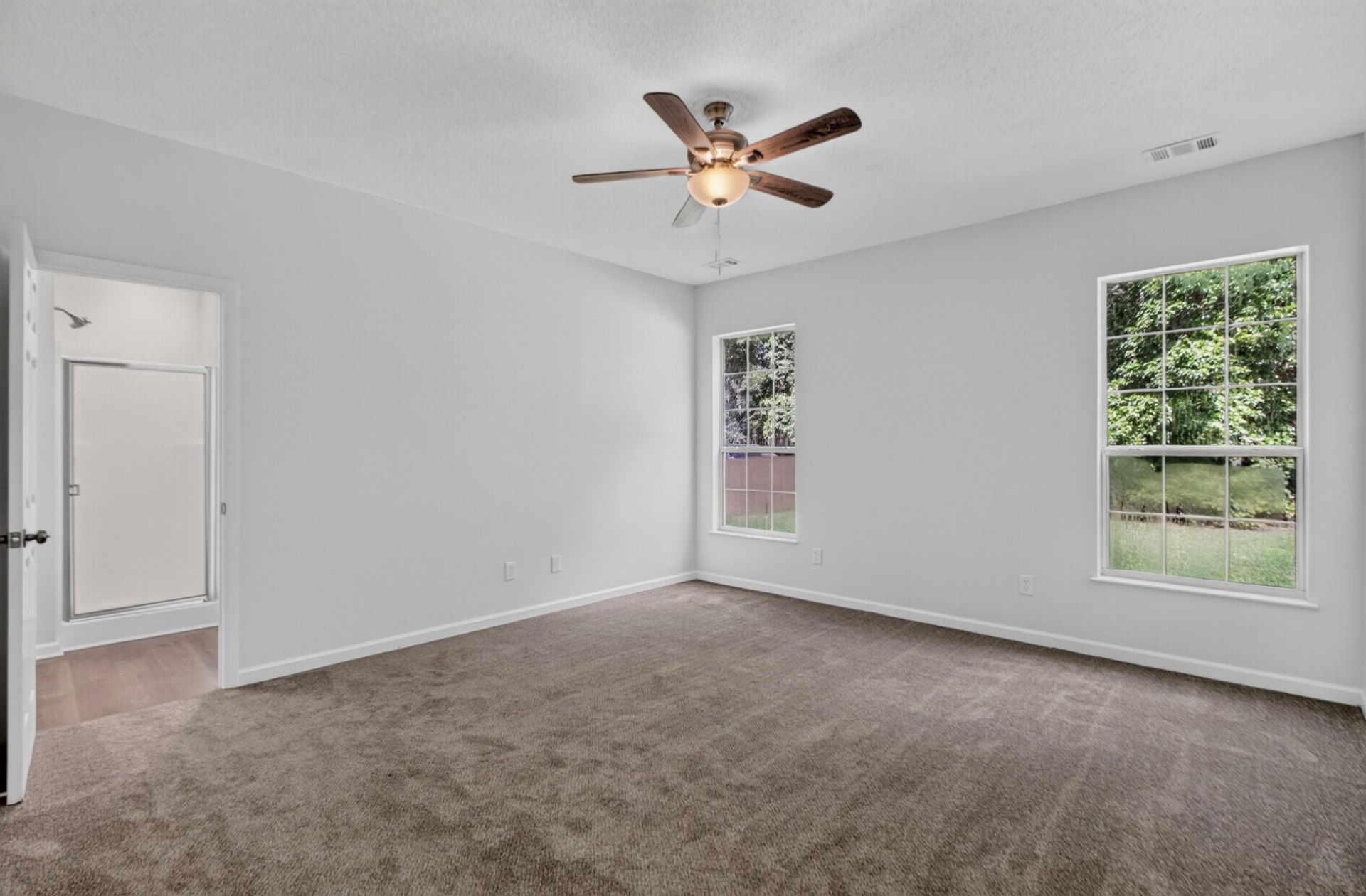 180 Hainsworth Drive Photo 17