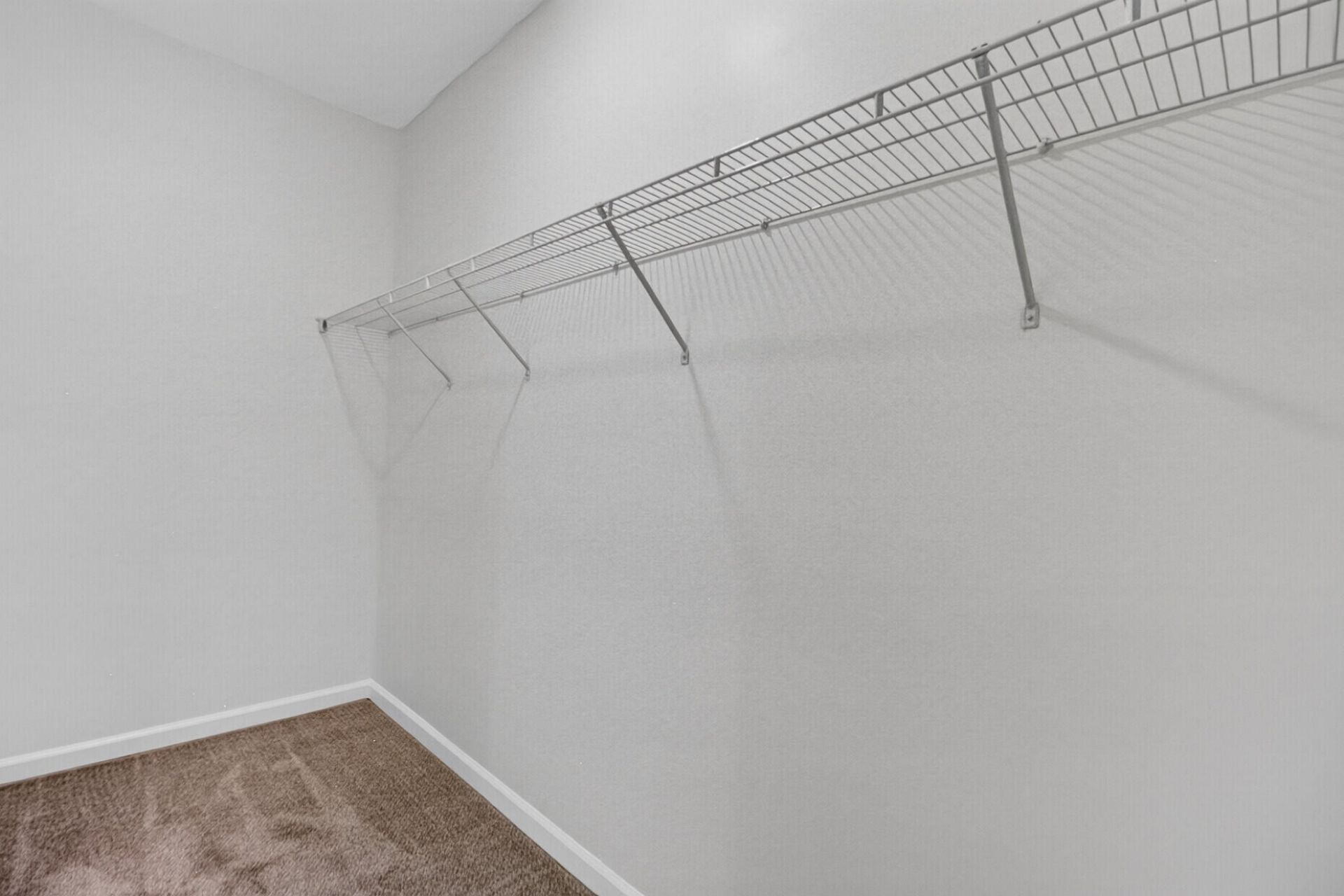 180 Hainsworth Drive Photo 22