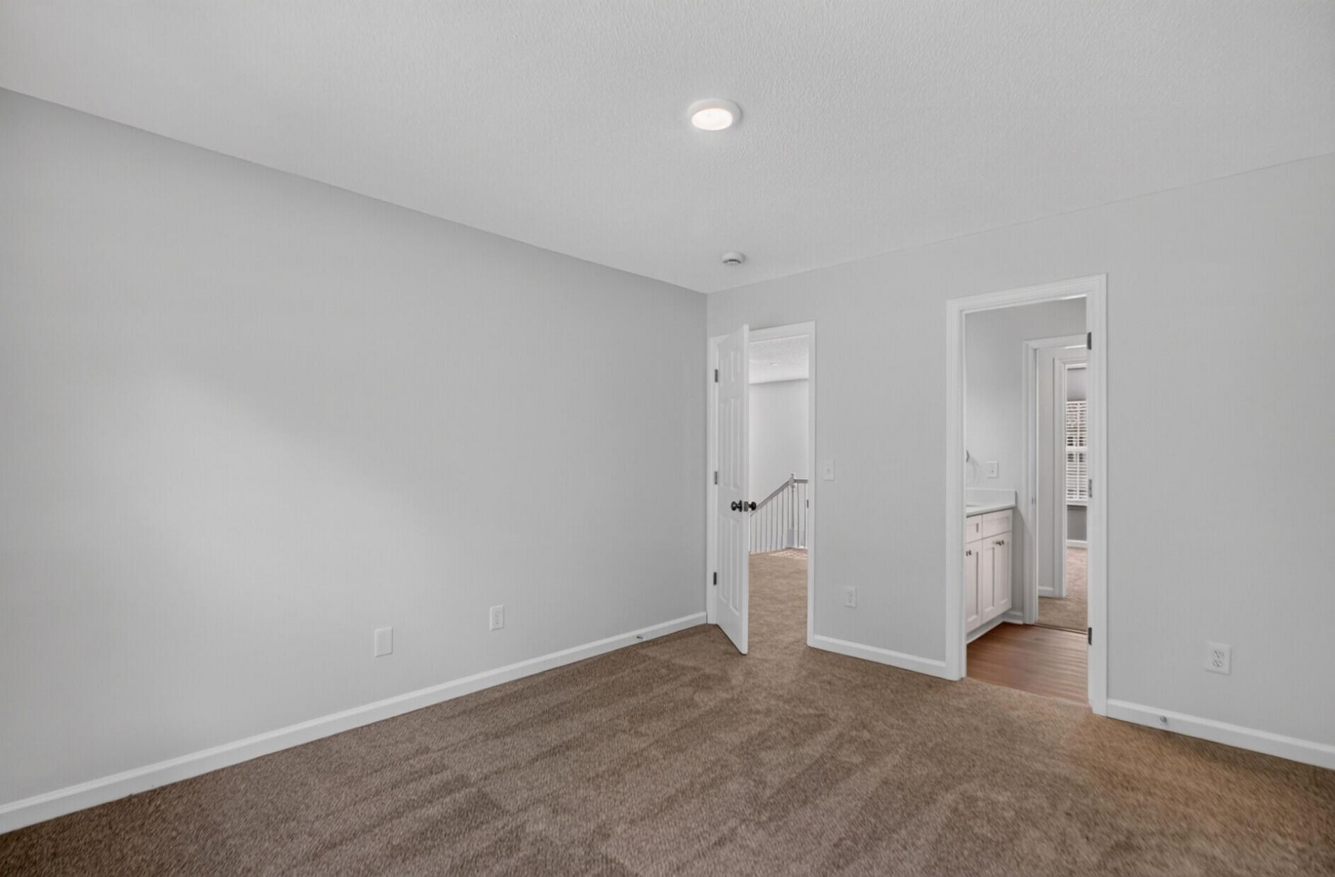 180 Hainsworth Drive Photo 26
