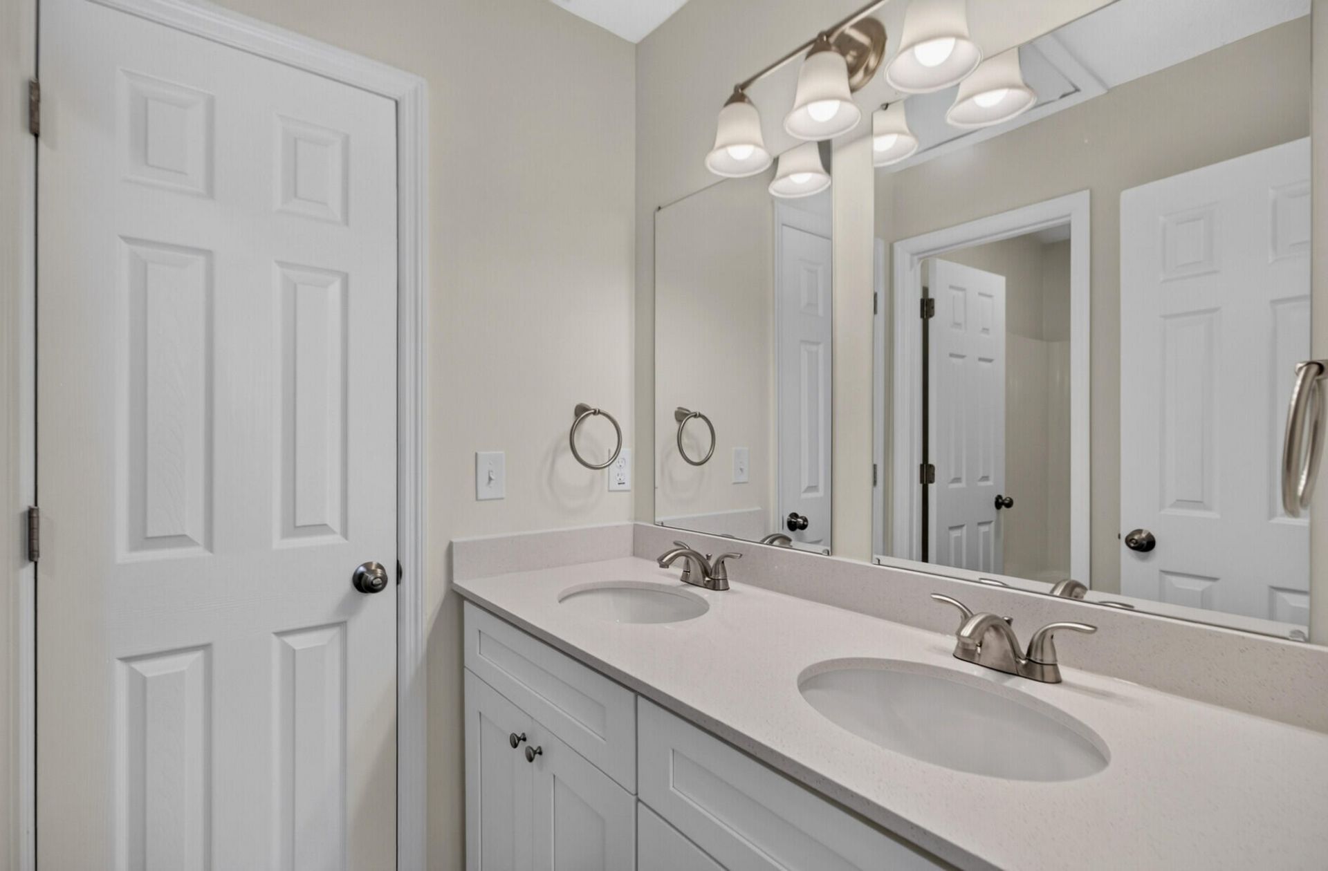 180 Hainsworth Drive Photo 28