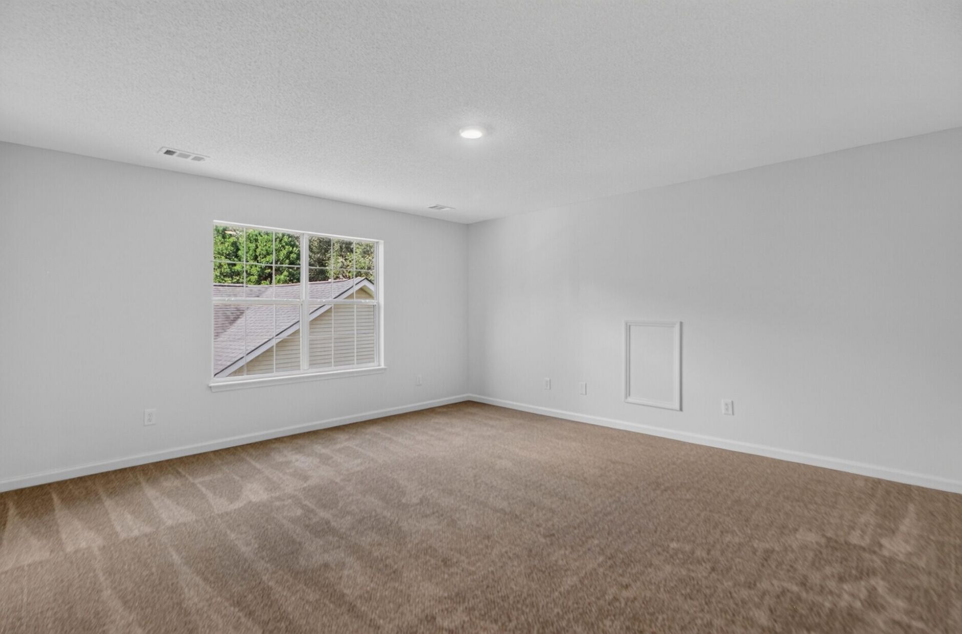 180 Hainsworth Drive Photo 34