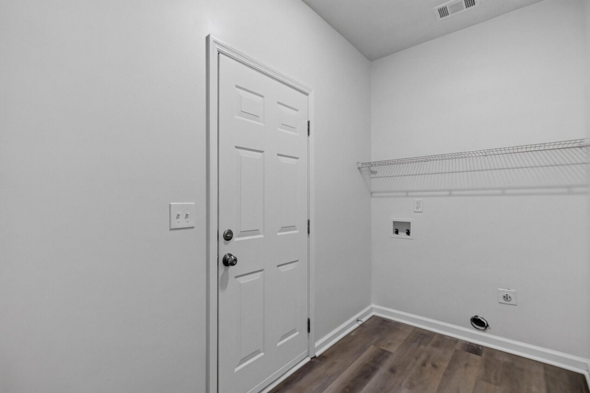 180 Hainsworth Drive Photo 36