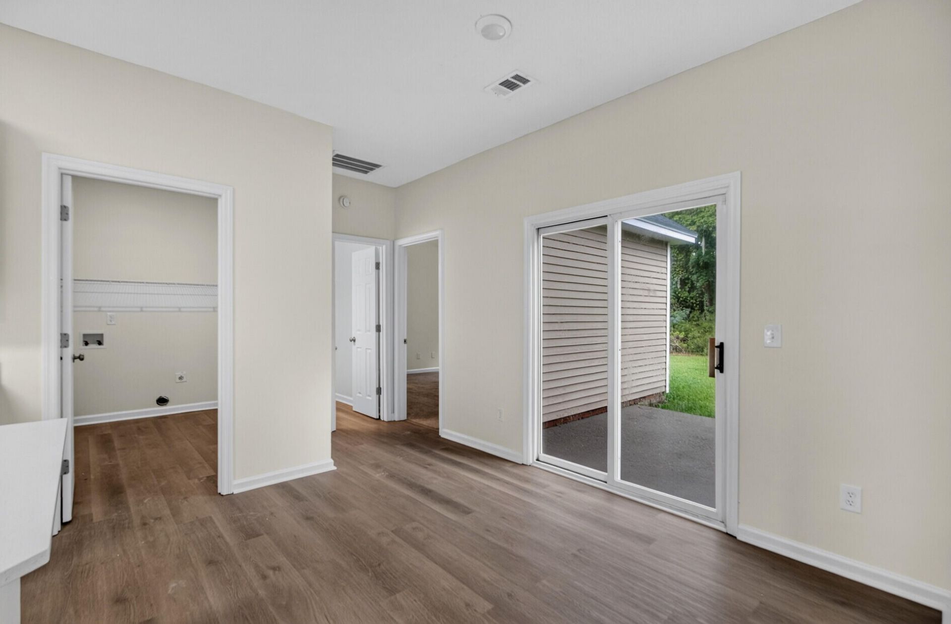 180 Hainsworth Drive Photo 7