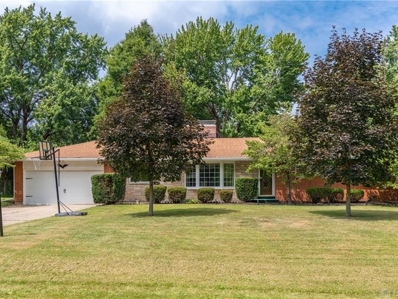 3426 Napanee Drive, Beavercreek, OH 45430 Photo 3