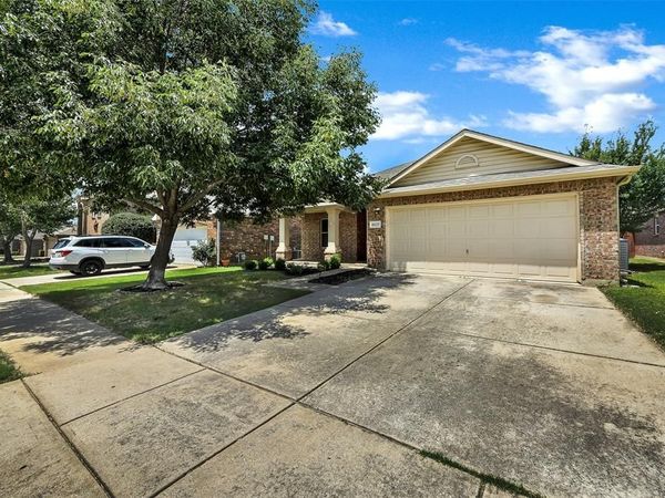 10117 Sourwood Drive, Fort Worth, TX 76244