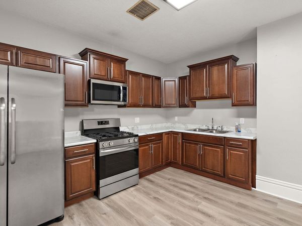 820 18th Avenue N, Minneapolis, MN 55411