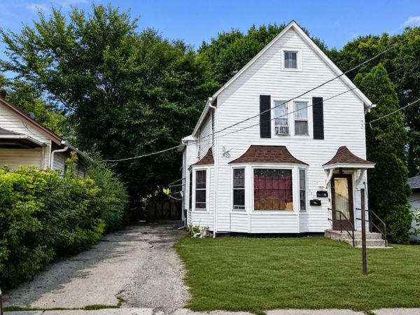 517 N Jackson Street , Waukegan, IL 60085