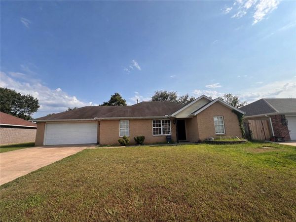 18579 South Street , Springdale, AR 72764