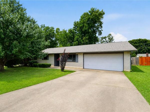 406 Eastgate Street, Springdale, AR 72762