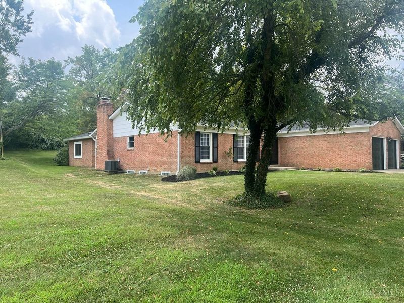 1247 Waycross Road, Cincinnati, OH 45240 Photo 2