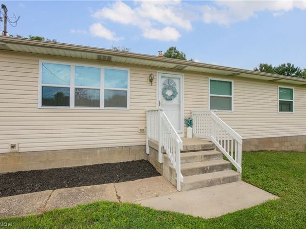 472 Columbine Avenue , Akron, OH 44312