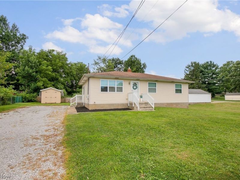 472 Columbine Avenue , Akron, OH 44312 Photo 3