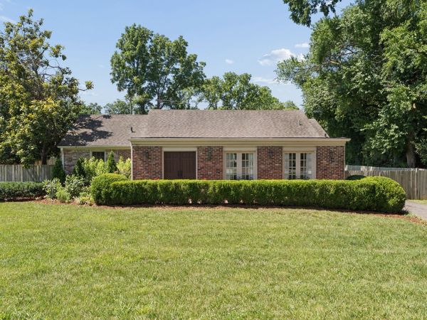 105 Brookfield Ave , Nashville, TN 37205