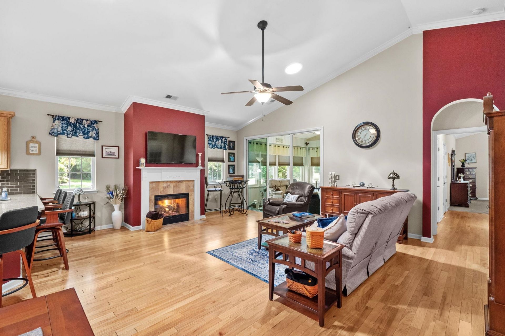 701 Bay Hill Ct. Photo 14