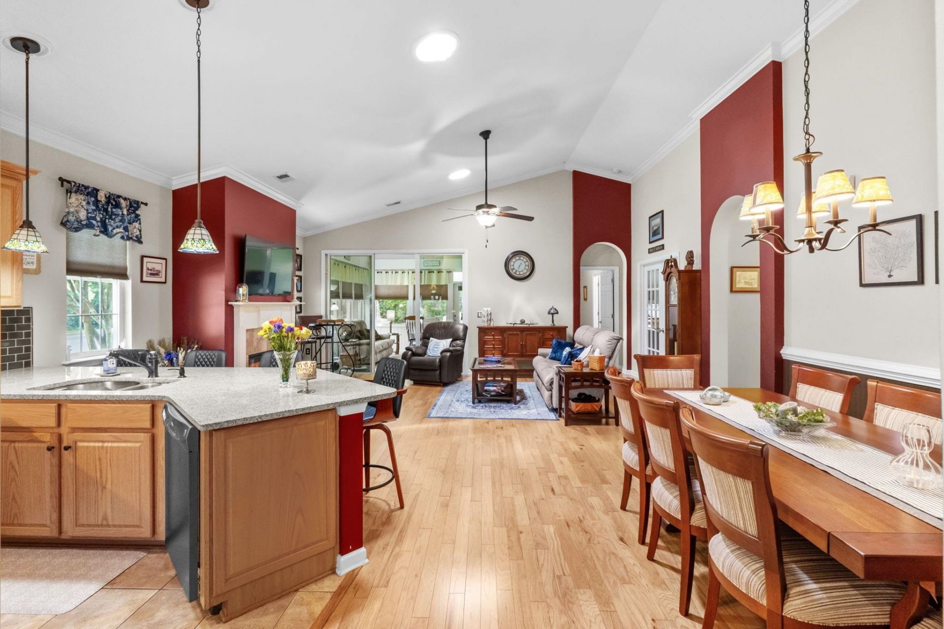 701 Bay Hill Ct. Photo 7