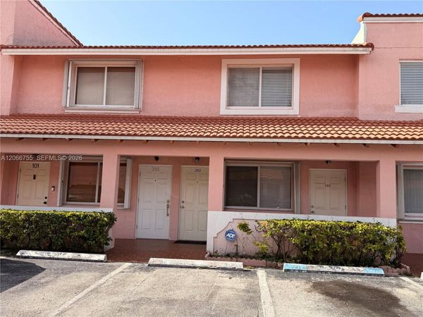 8019 Lake Dr, Unit 202, Doral, FL 33166