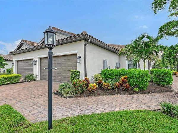 6066 MESA GLEN , BRADENTON, FL 34203