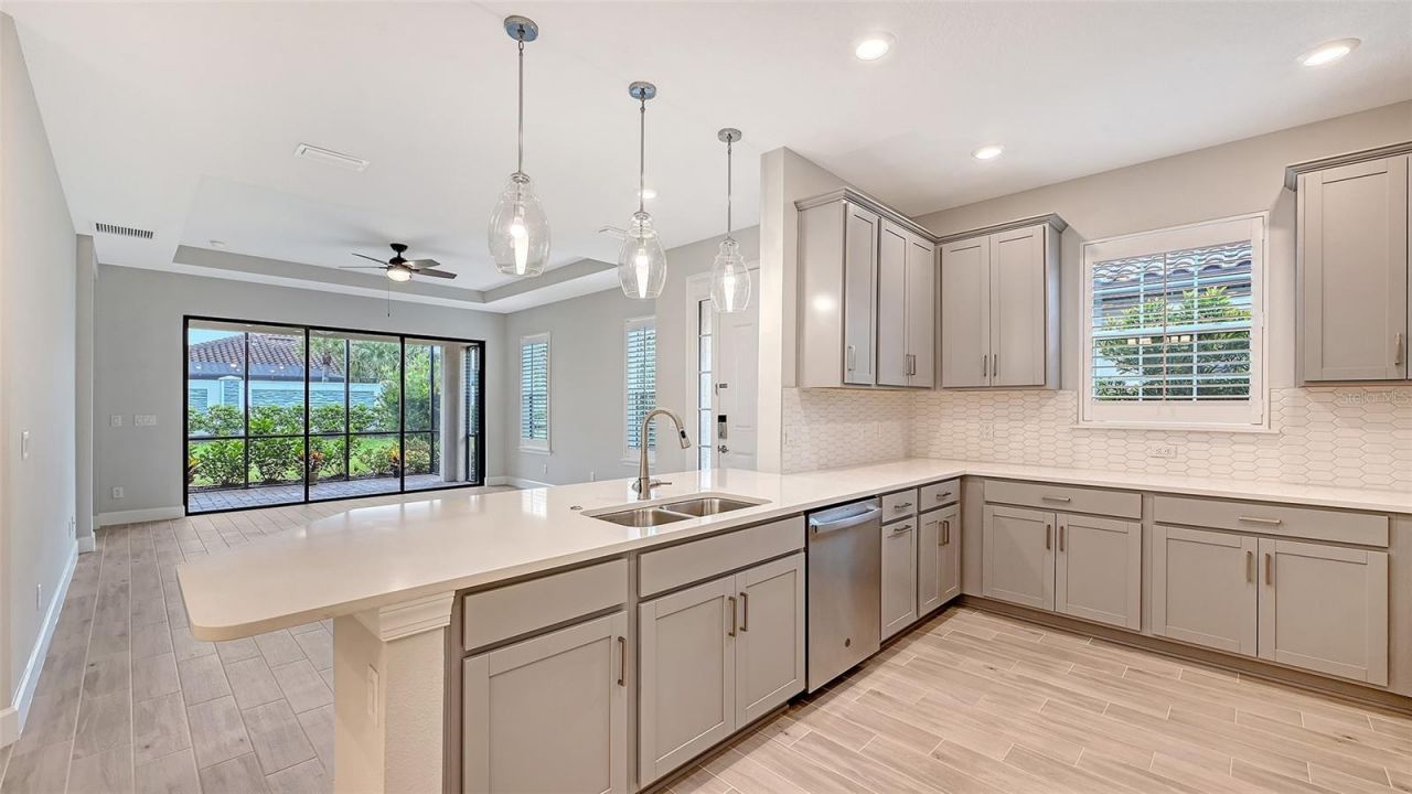 6066 Mesa Glen, Bradenton, FL 34203 Photo