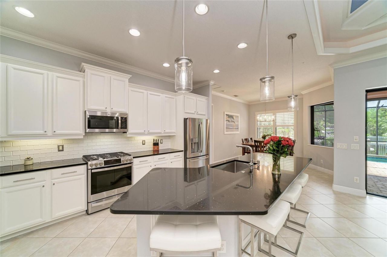 545 Mast Drive, Bradenton, FL 34208 Photo