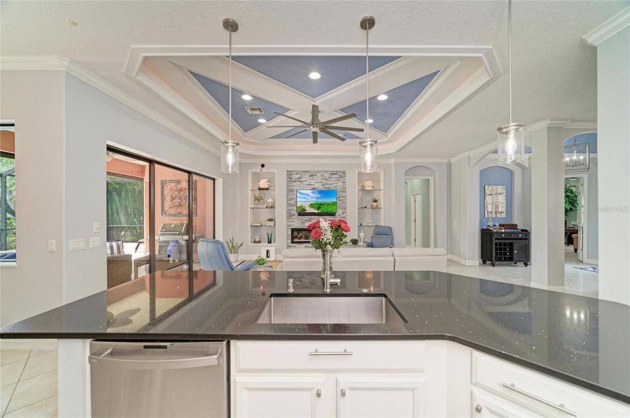 545 Mast Drive, Bradenton, FL 34208 Photo