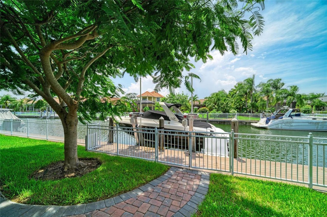 545 Mast Drive, Bradenton, FL 34208 Photo