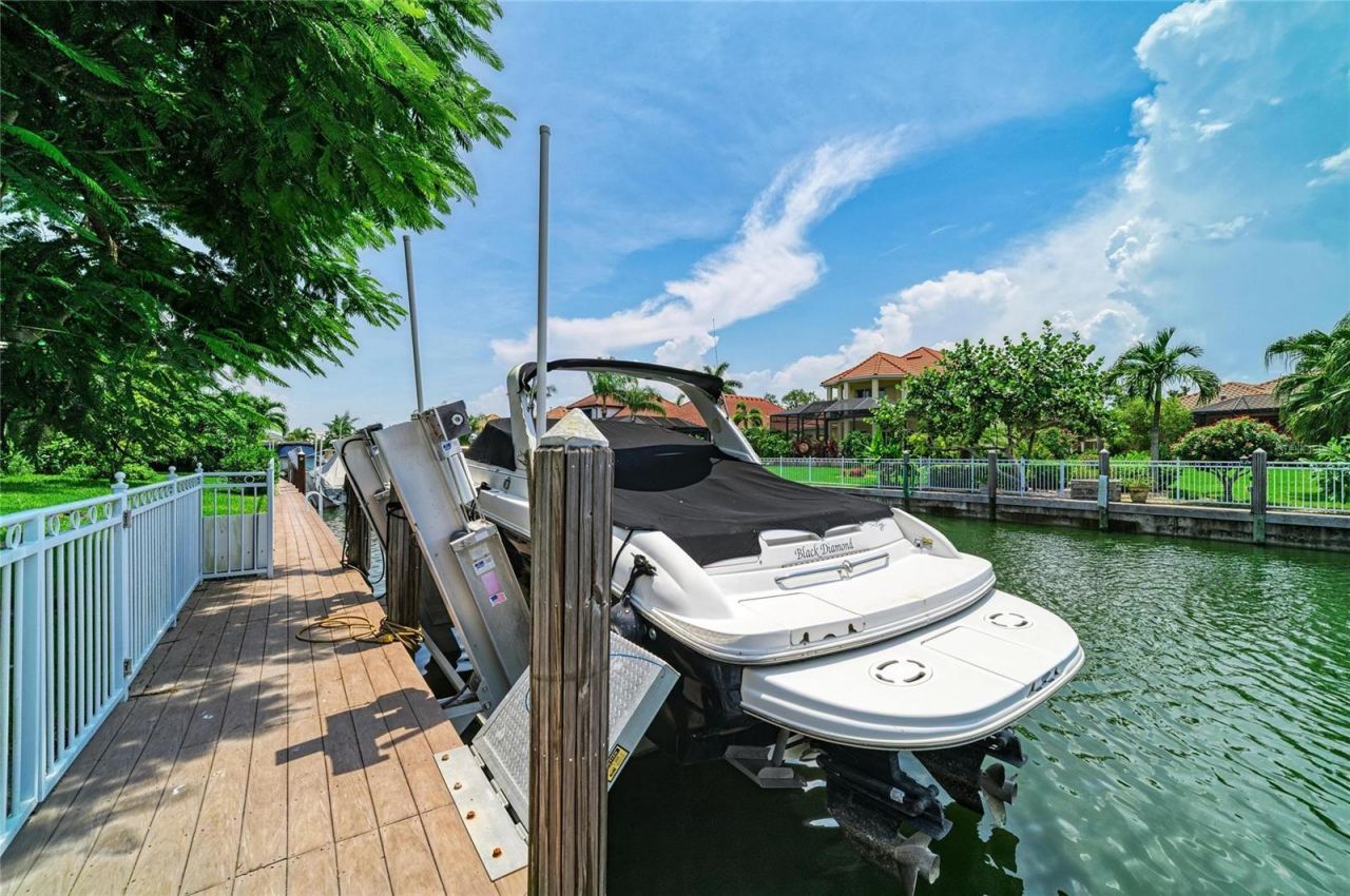 545 Mast Drive, Bradenton, FL 34208 Photo