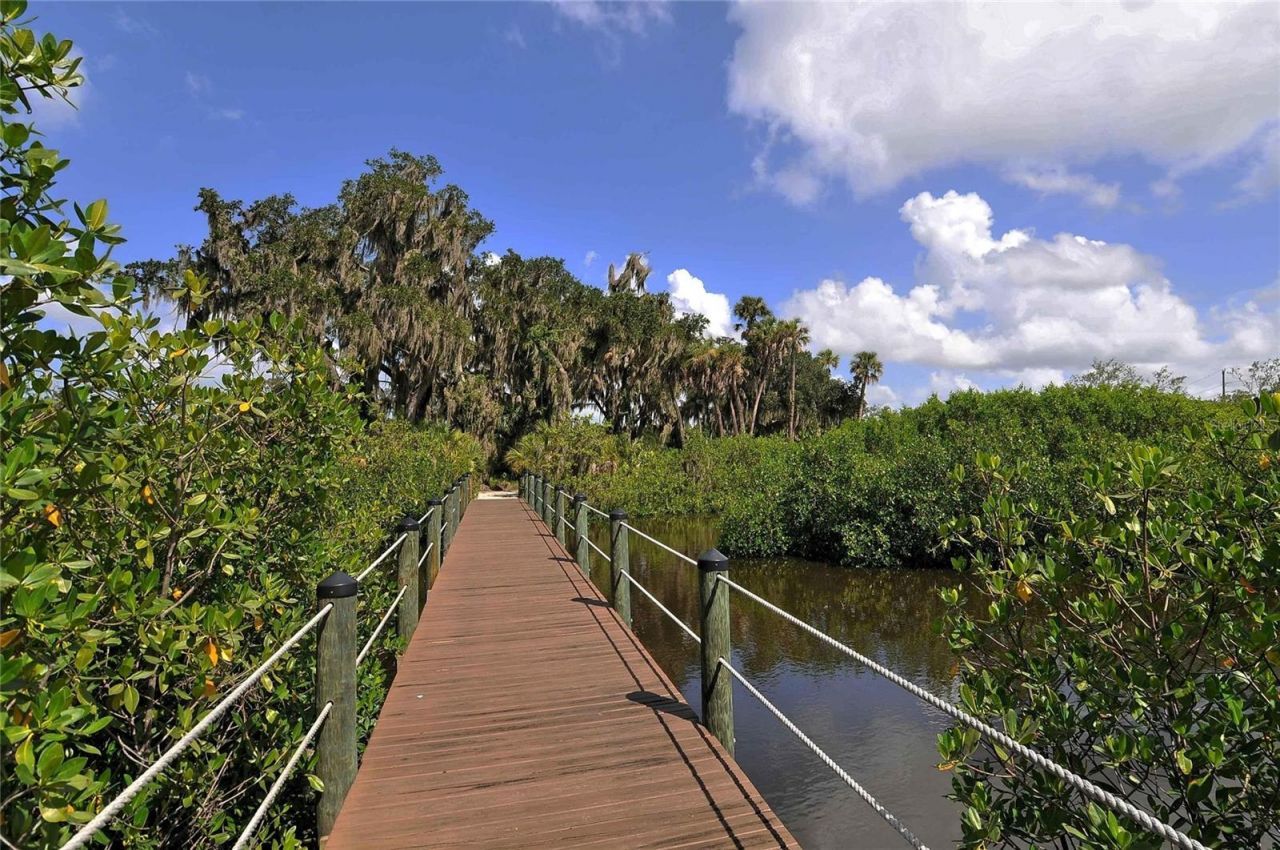 545 Mast Drive, Bradenton, FL 34208 Photo