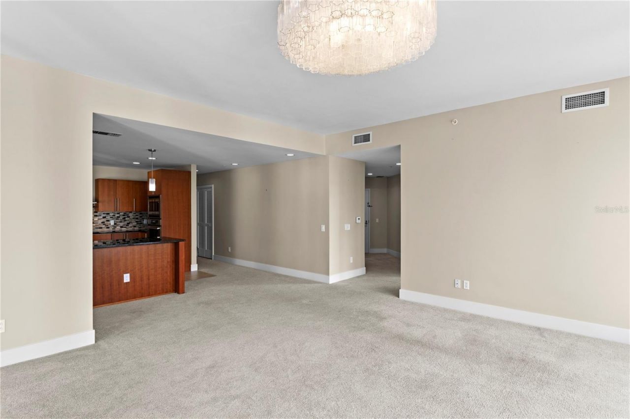 175 1st Street S, Unit 303, Saint Petersburg, FL 33701 Photo