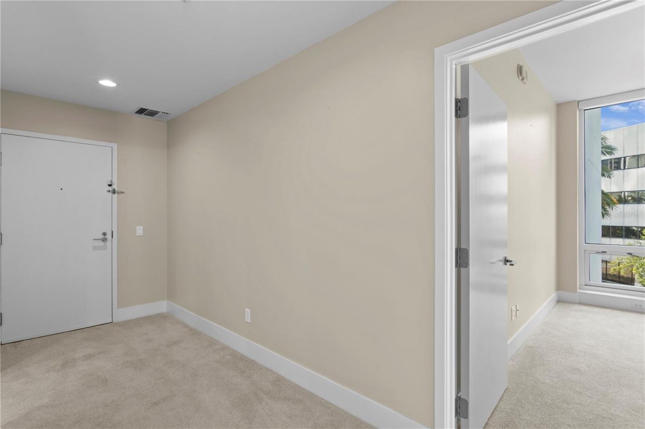 175 1st Street S, Unit 303, Saint Petersburg, FL 33701 Photo