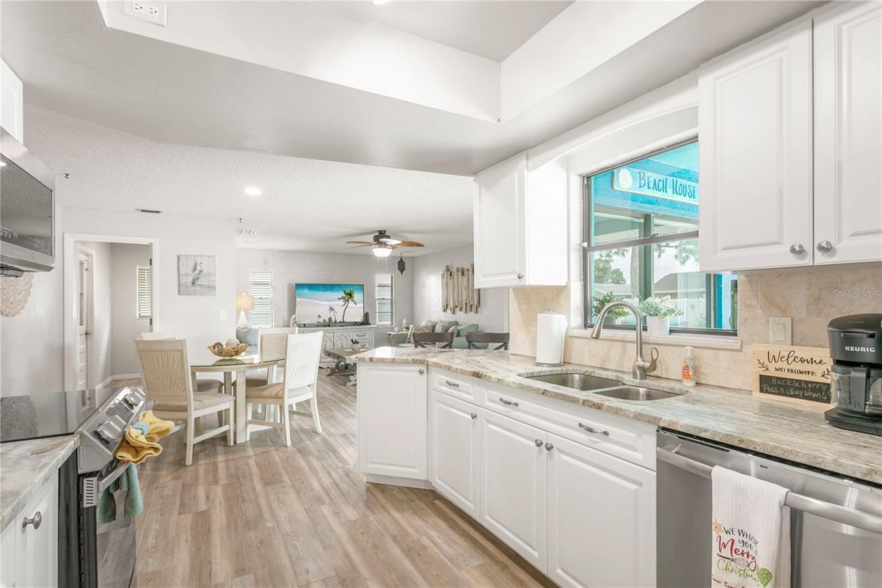 914 Plum Tree Lane, Sarasota, FL 34243 Photo