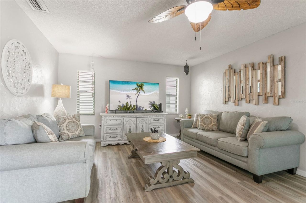 914 Plum Tree Lane, Sarasota, FL 34243 Photo